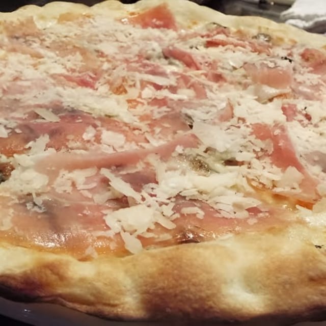 Pizza Garilbaldi.